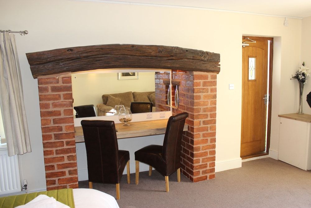 The Limes Country Lodge Hotel Family Quadruple Room 14