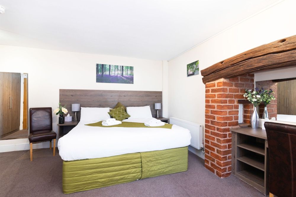 The Limes Country Lodge Hotel Family Quadruple Room 8