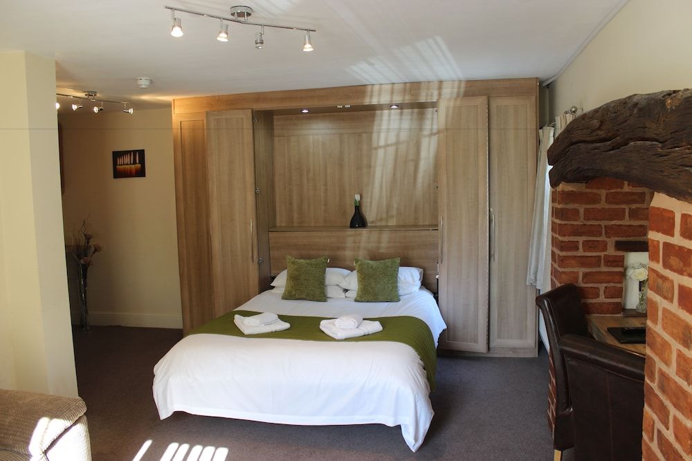 The Limes Country Lodge Hotel Family Quadruple Room 3