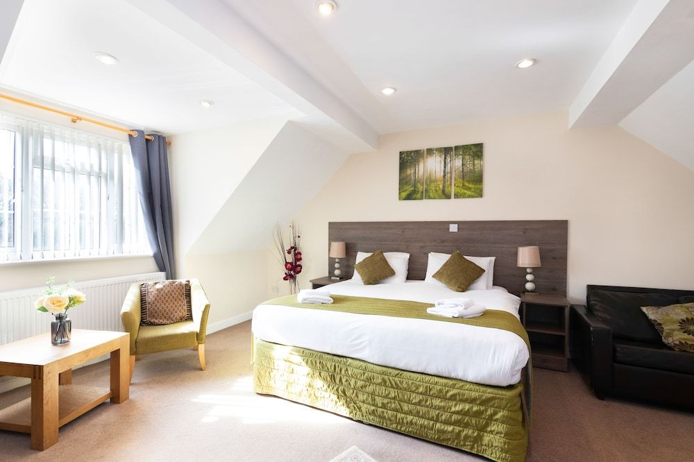 The Limes Country Lodge Hotel Family Quadruple Room 2