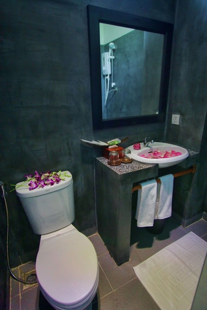 Reveal Courtyard in Reveal Angkor Deluxe Double Room, 1 King Bed 4