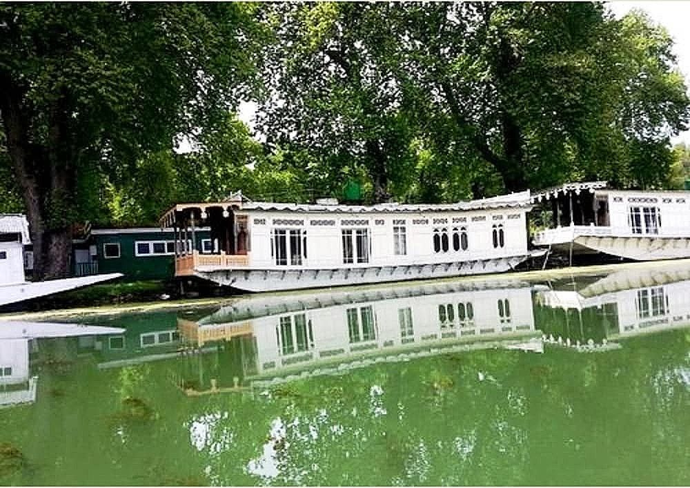 undefined TIH Butt's Clermont Houseboats 5