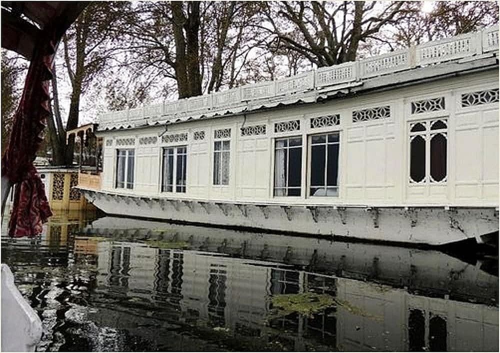 undefined TIH Butt's Clermont Houseboats 7