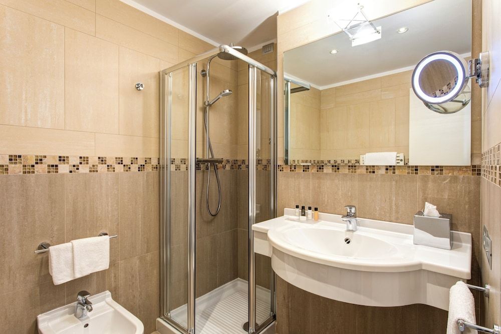 Standard Room, 1 Queen Bed, Terrace
