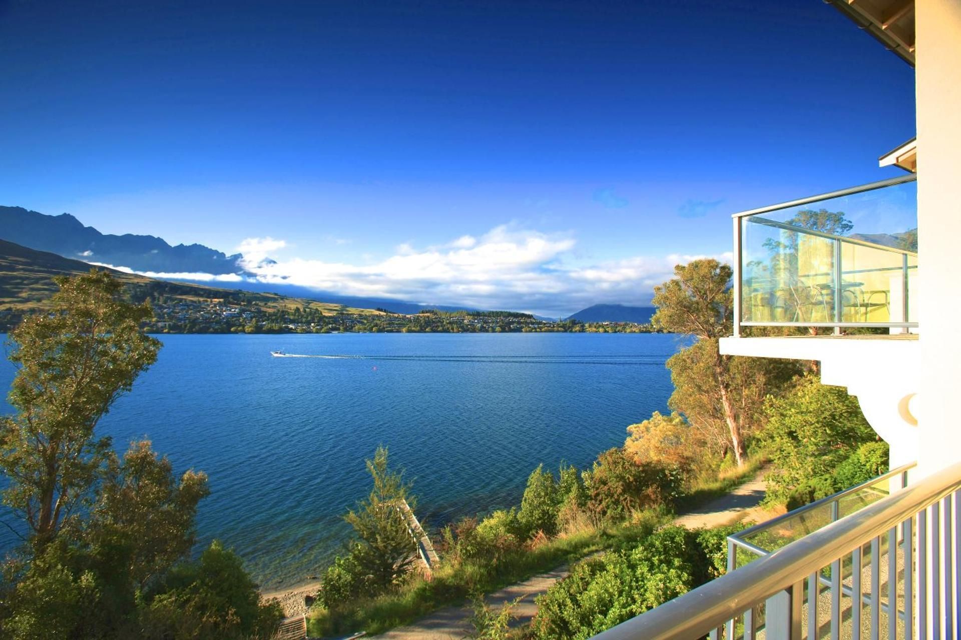 undefined Villa Del Lago Hotel 9