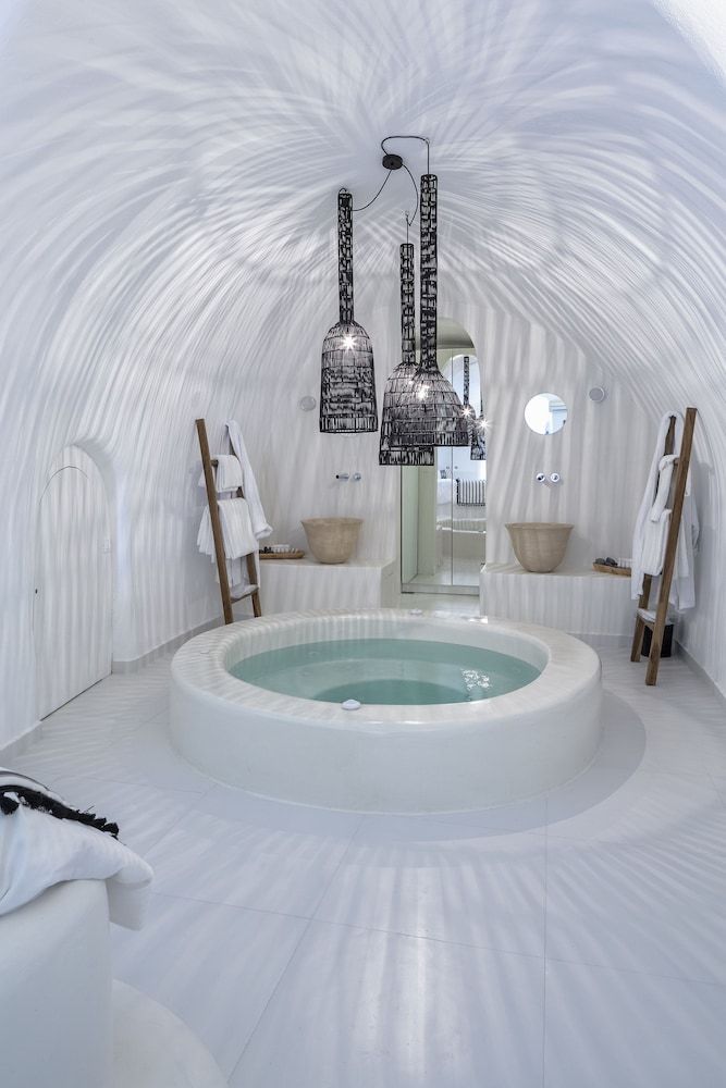 Deep Soaking Bathtub