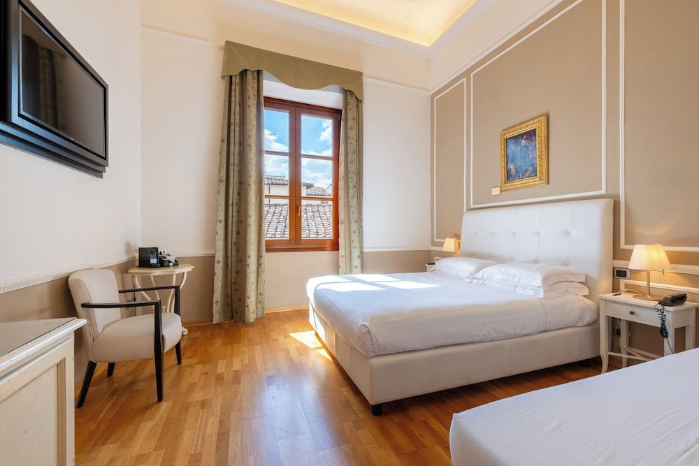 undefined Hotel Centrale 10