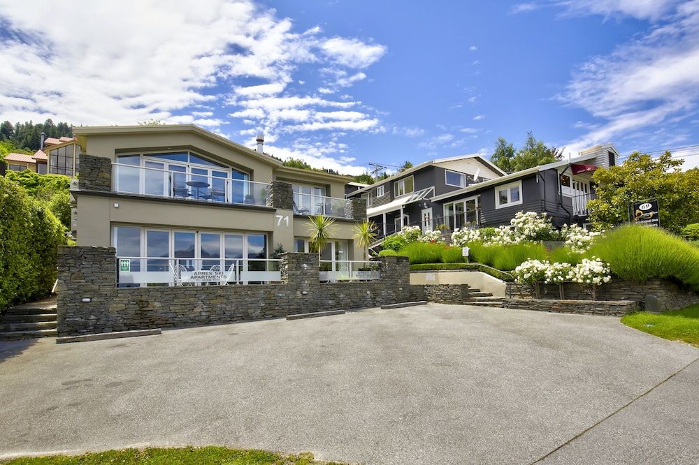 undefined Queenstown House 8