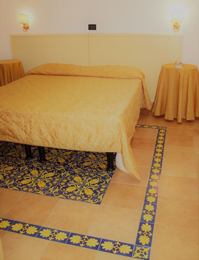 Double Room (Non Panoramic)
