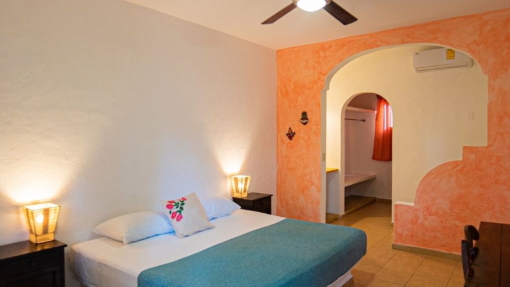 undefined Hotel Casa De Las Flores 4