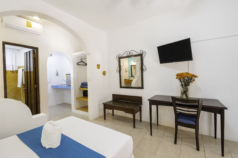 undefined Hotel Casa De Las Flores 10