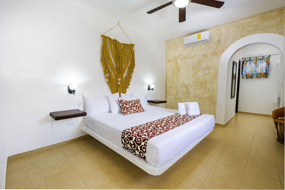 Hotel Casa De Las Flores Classic Room 2