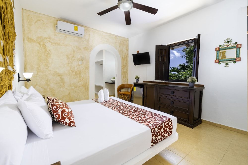 Hotel Casa De Las Flores Classic Room