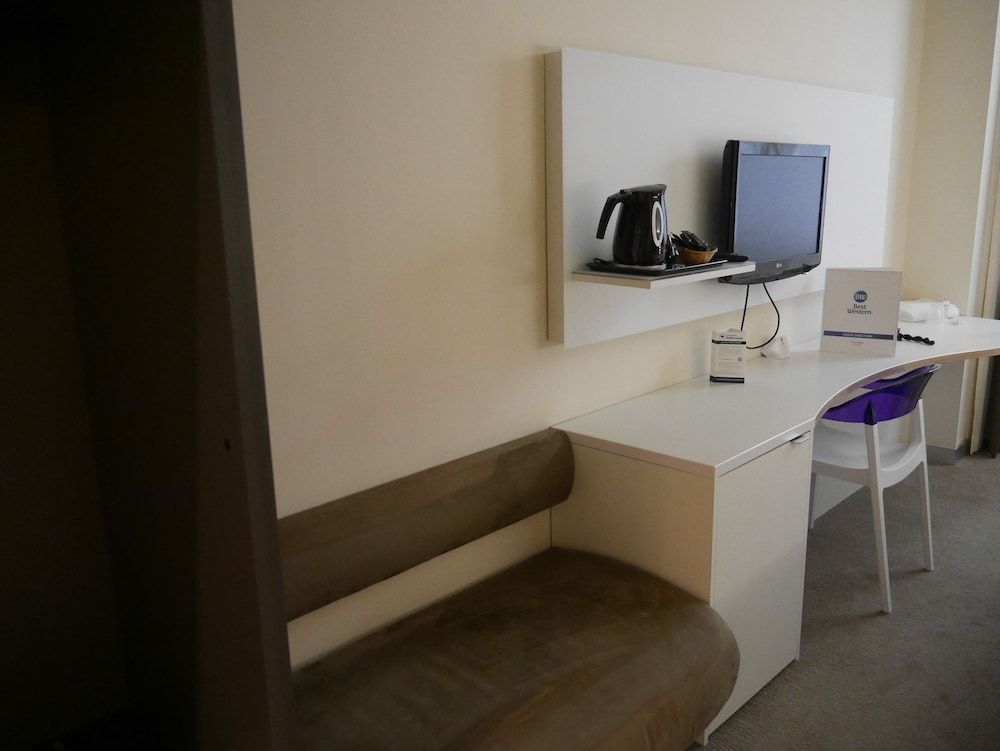 Best Western City Centre Standard Room, 2 Twin Beds, Non Smoking 9