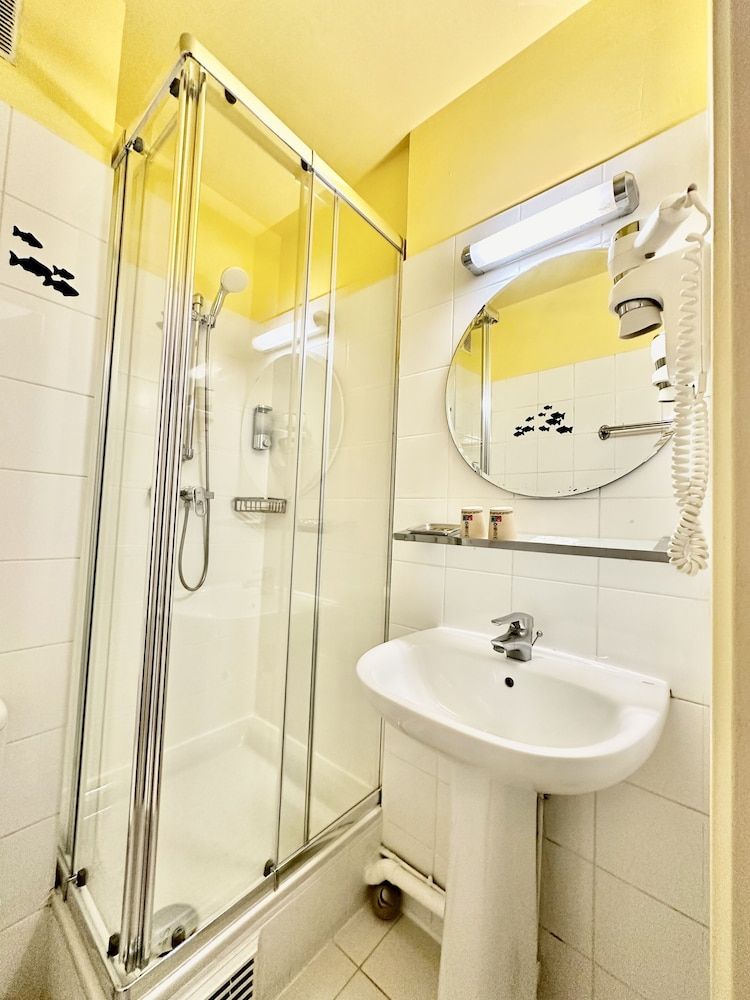 Hôtel Bellevue Paris Montmartre Chambre Double Standard 11