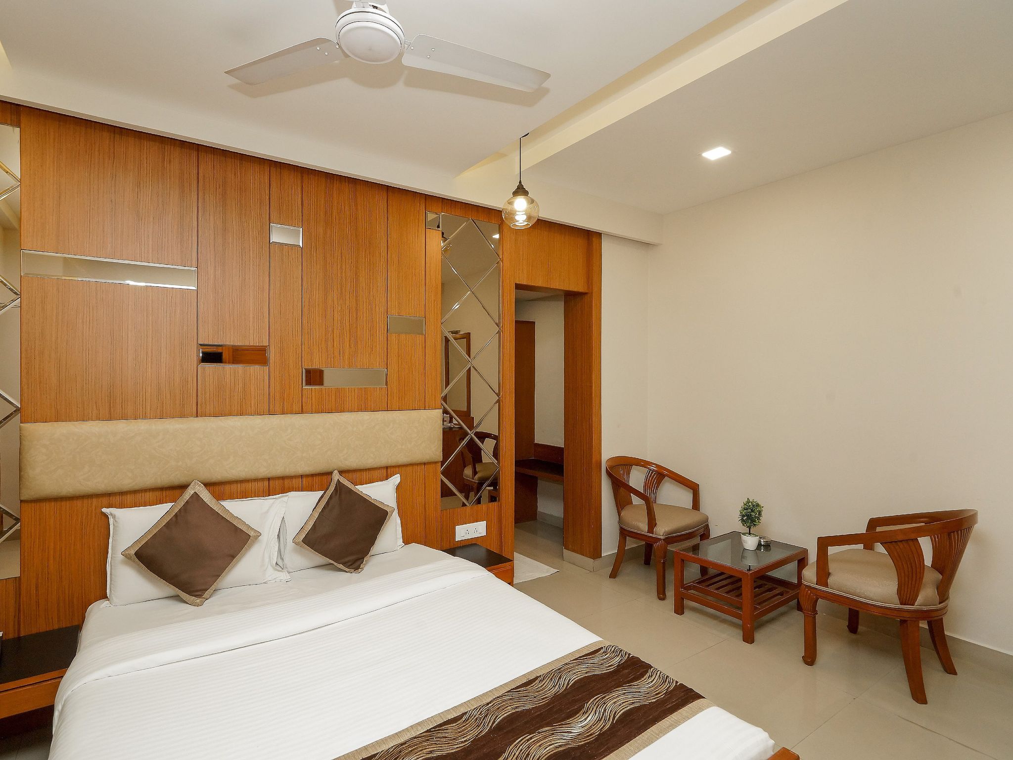 Hotel Pearl International Deluxe Room 2