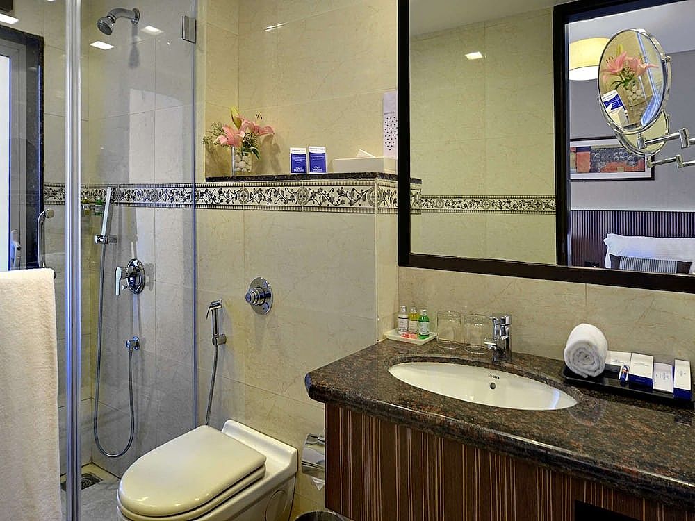 Residency Sarovar Portico Mumbai Deluxe Room, 2 Twin Beds 4