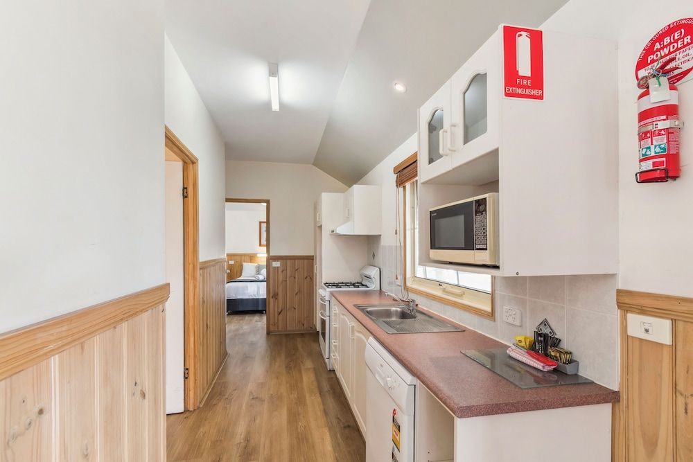 Batemans Bay Marina Resort Deluxe Oceanfront 3 Bedroom Villa 9