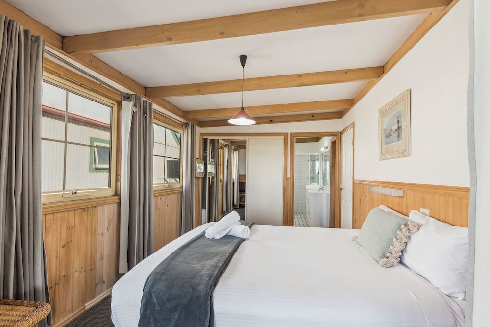 Batemans Bay Marina Resort Standard Ocean View 3 Bedroom Villa