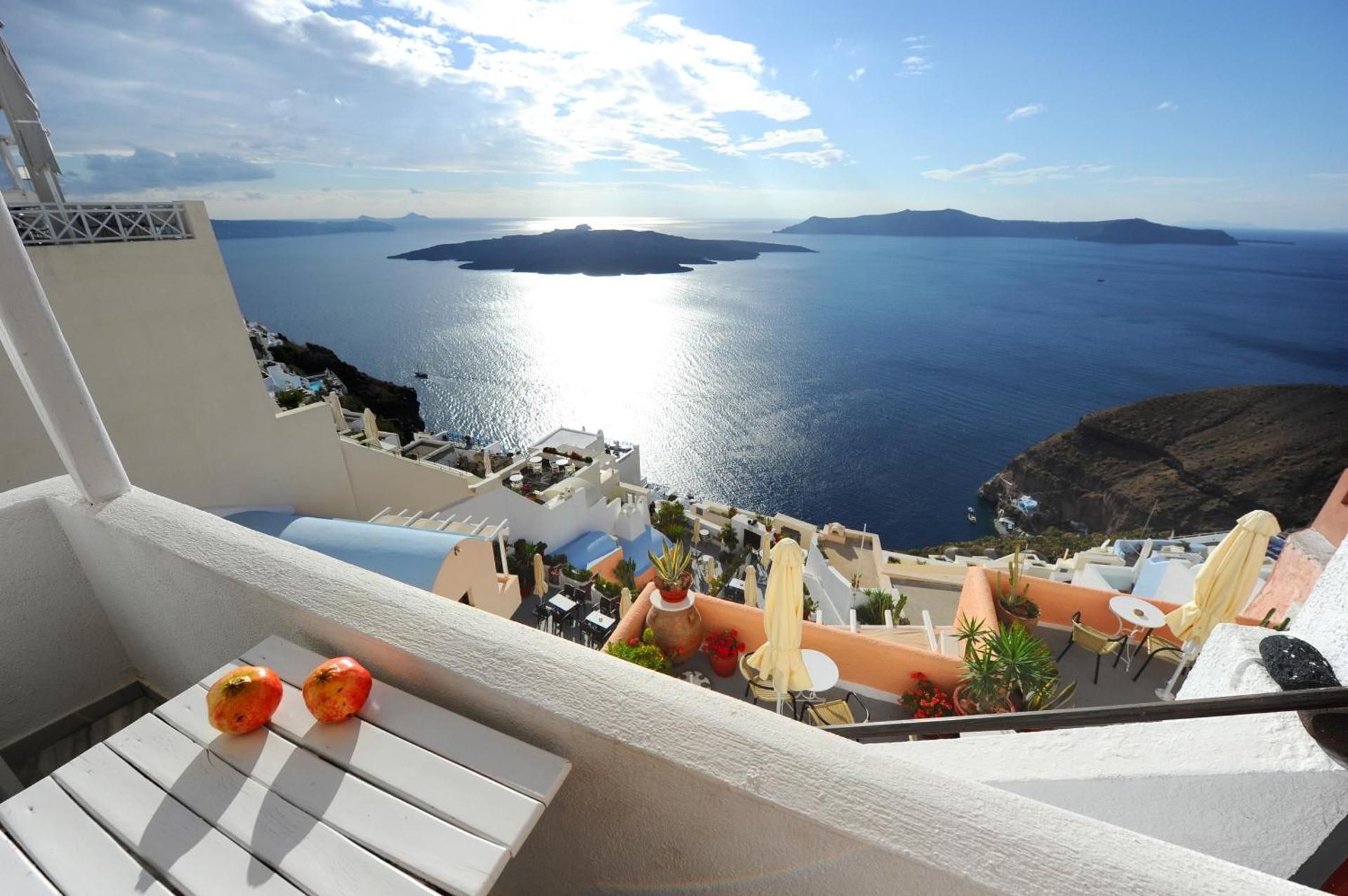 Superior Double or Twin Room with Caldera View