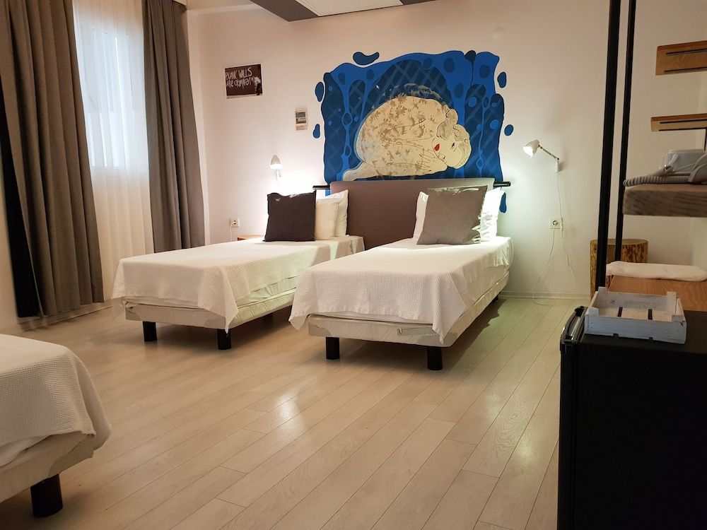 undefined Rumours Inn 3