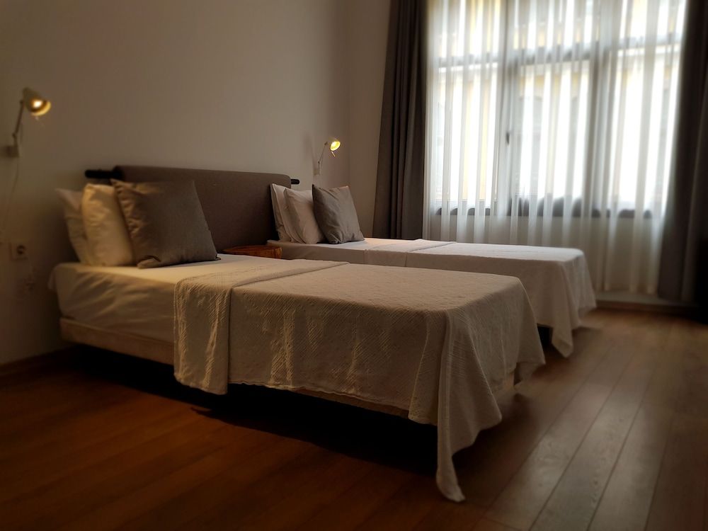 undefined Rumours Inn 7