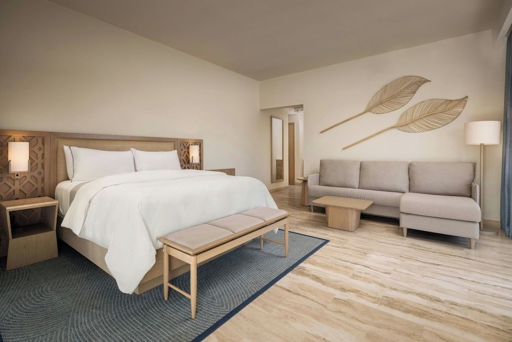 Junior Suite, 1 King Bed, Non Smoking, Ocean View (Balcony)