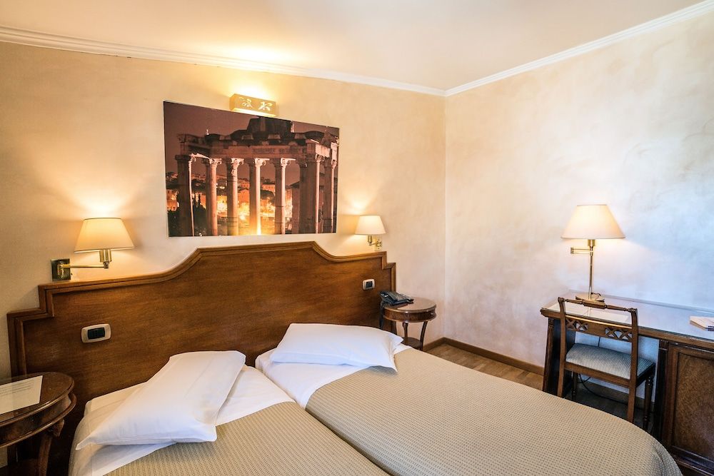 Hotel Kent Classic Double Room 4