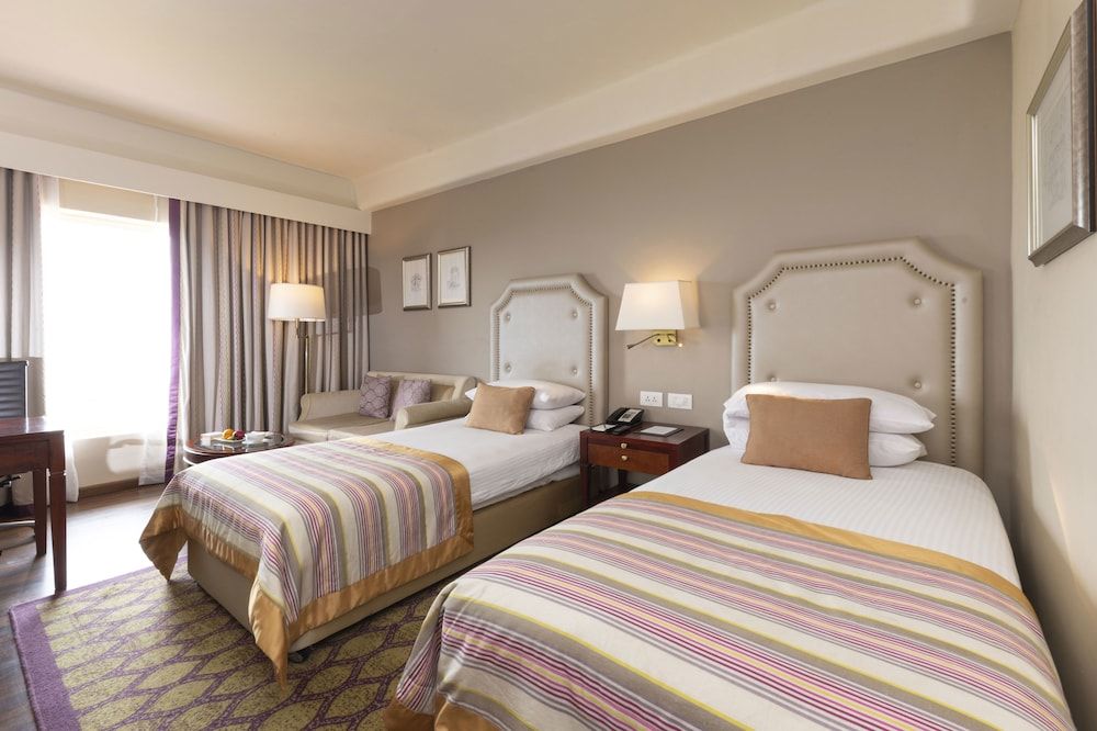Taj Samudra Deluxe Room, 1 Twin Bed (City Facing) 3