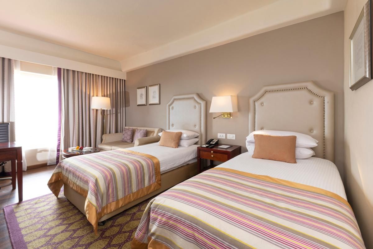 Deluxe Room Ocean Facing Twin Bed