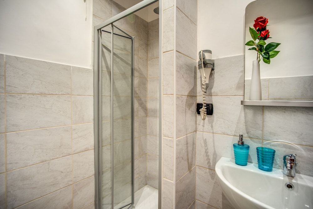 undefined Magnifico Rome 9