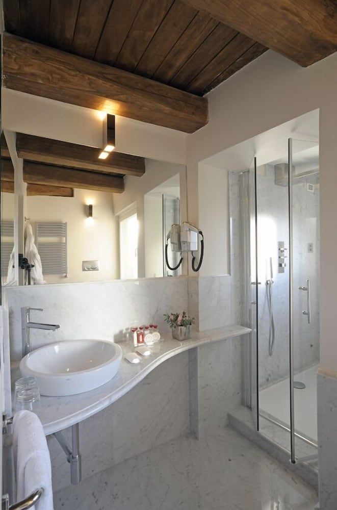 undefined Trevi Palace Luxury Inn 9