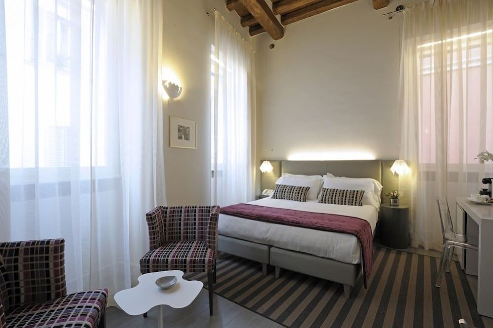 undefined Trevi Palace Luxury Inn 5