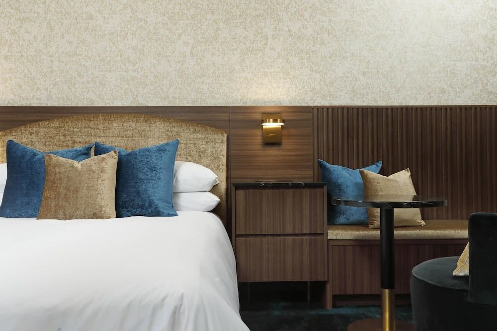Suite, 1 King Bed, Non Smoking (Upgrade)