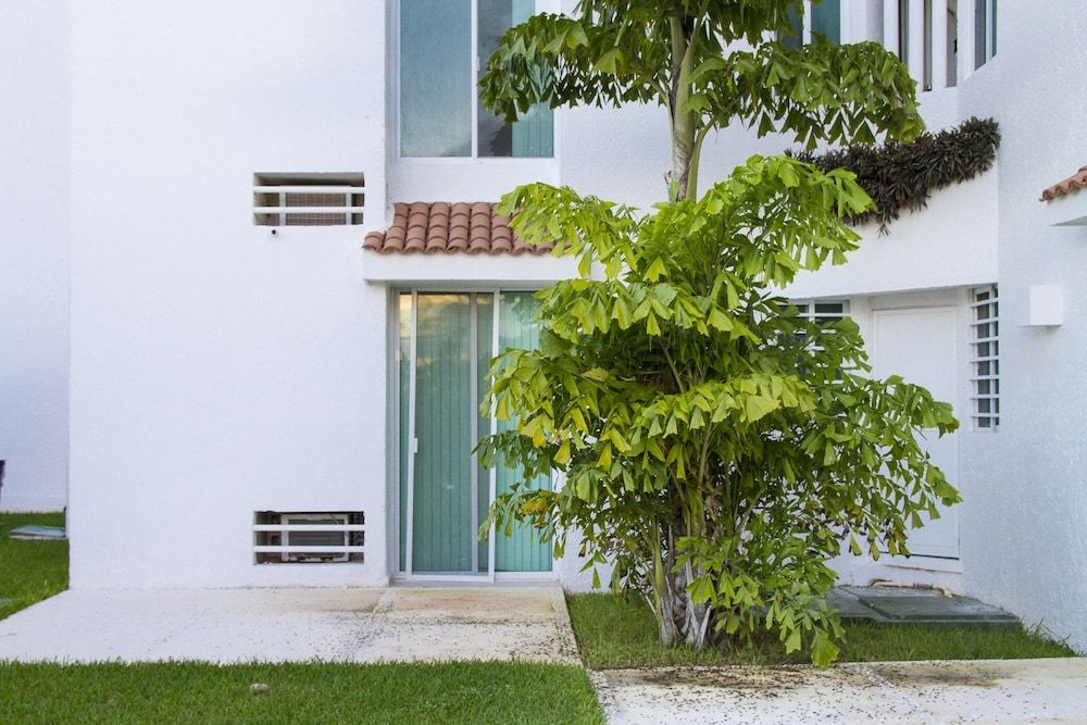 undefined Las Gaviotas Hotel & Suites 4