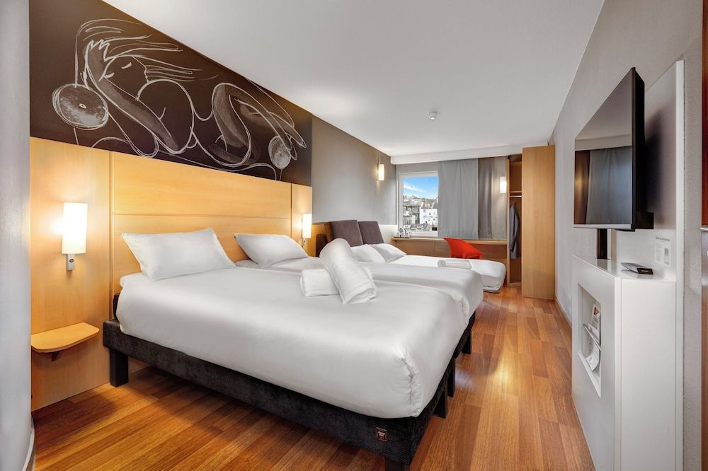 Family Room, Multiple Beds