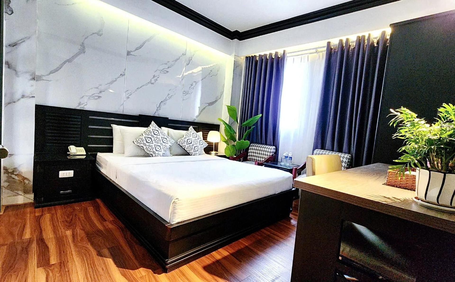 Superior Double with Window