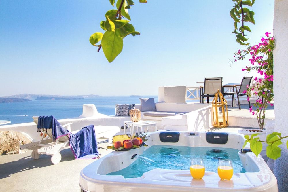 undefined Alexander's Suites