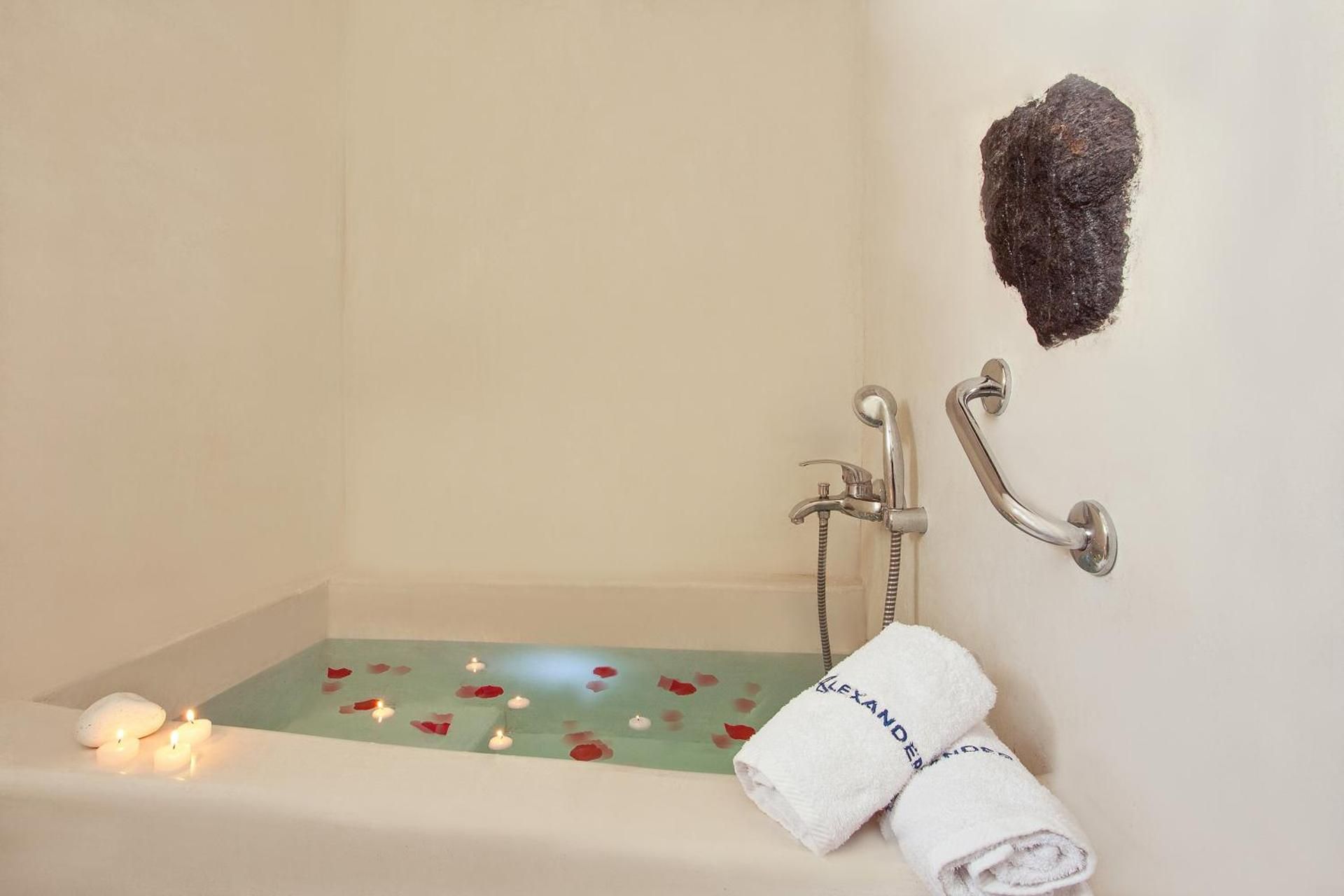 Caldera View Elegant Suite