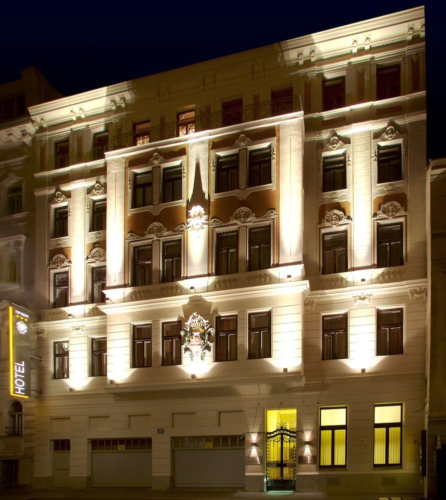 undefined Hotel Zipser 7