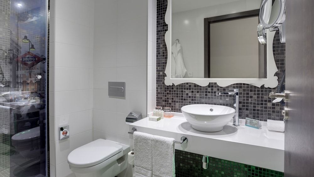 Hotel Indigo Madrid - Gran Via by IHG Standard Room 3