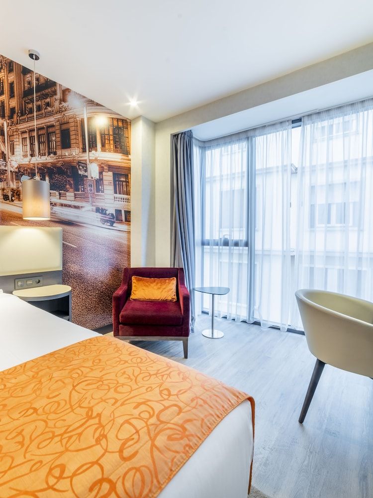 Hotel Indigo Madrid - Gran Via by IHG Standard Room, 1 Queen Bed 4