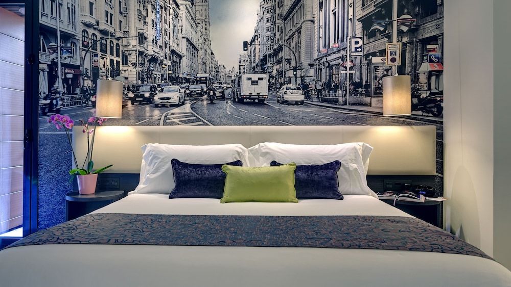 Hotel Indigo Madrid - Gran Via by IHG Standard Room, 1 Queen Bed 2