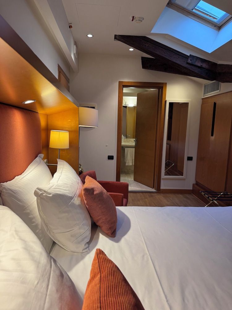 Ruzzini Palace Hotel Attic Room 11