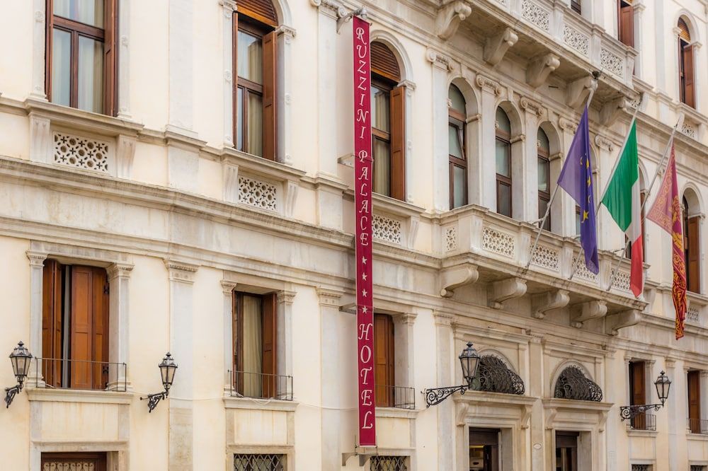 undefined Ruzzini Palace Hotel 2