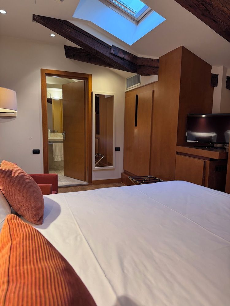 Ruzzini Palace Hotel Attic Room 16