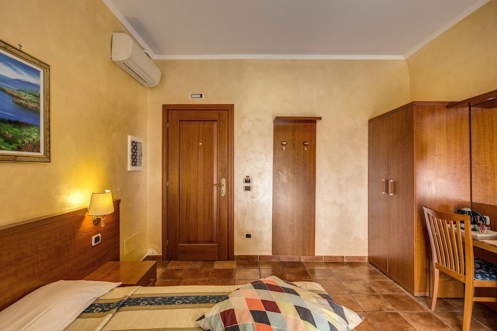 Hotel Maryelen Double Room 15