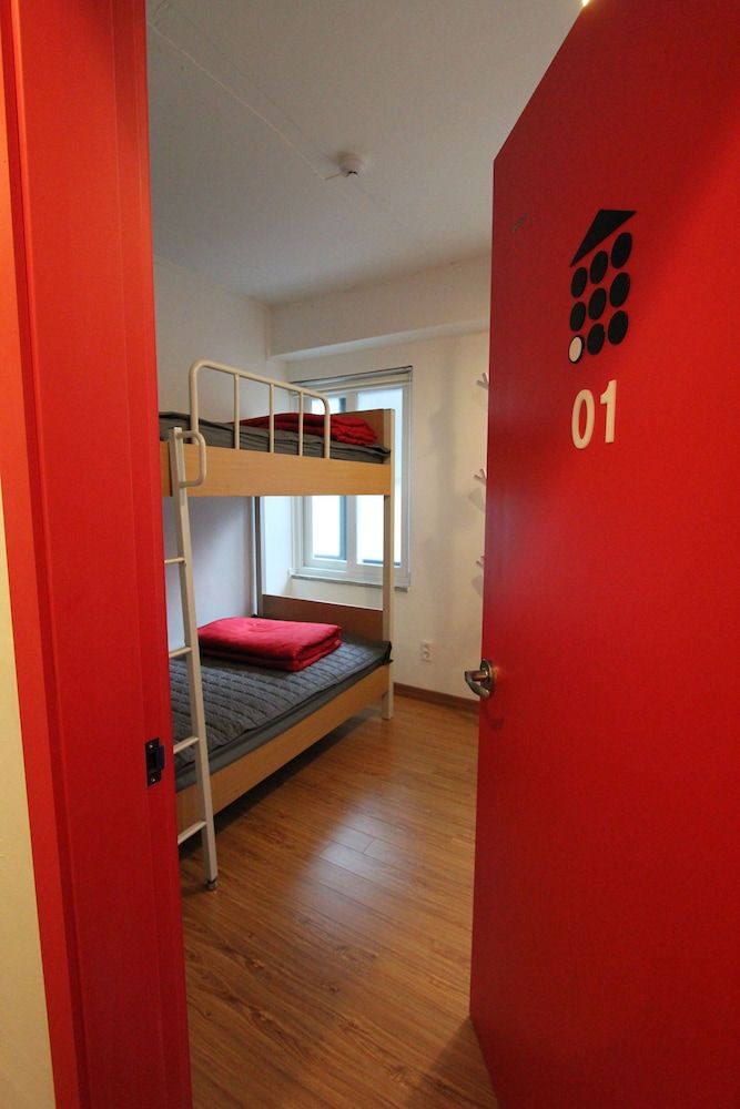 B my guesthouse - Hostel Room, 2 Bedrooms (1 Bunk Bed)