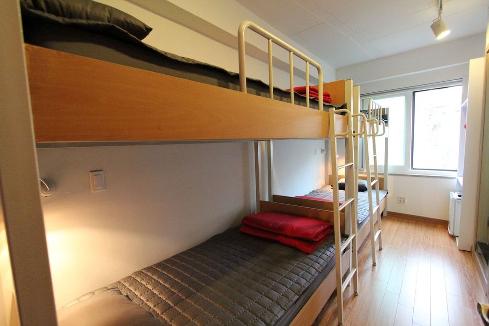 B my guesthouse - Hostel Room (2 Bunk Beds) 2