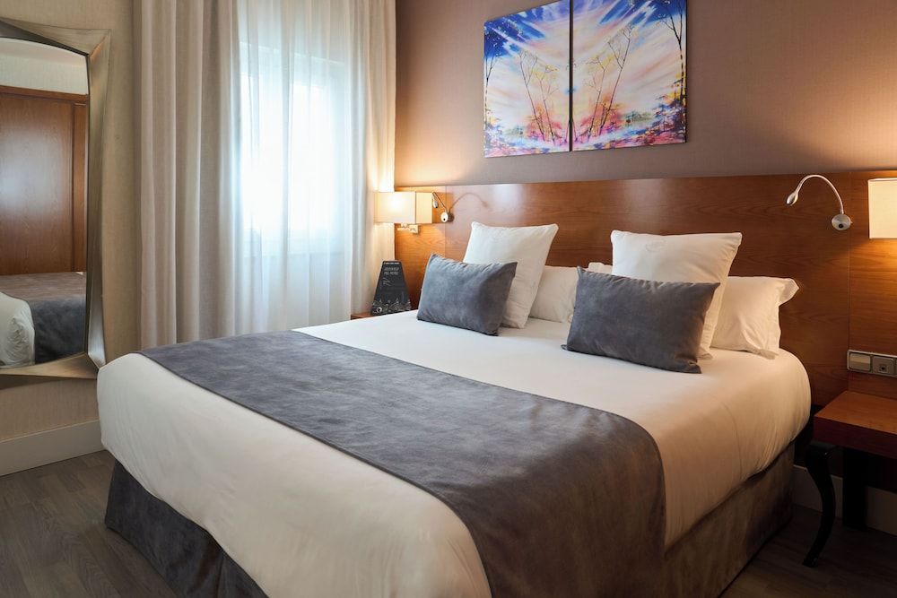 undefined Hotel Puerta de Toledo 3